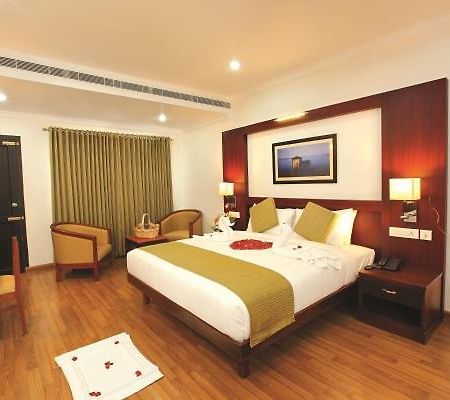 Hotel Raj Regency Nilamel Εξωτερικό φωτογραφία